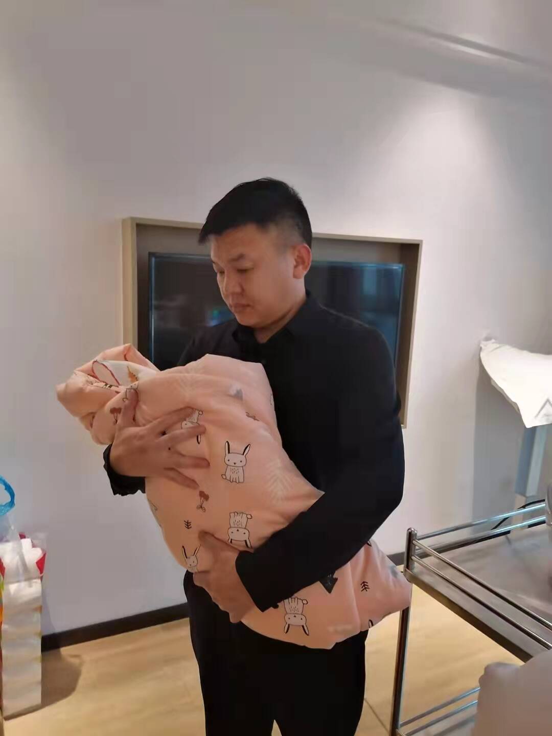 二胎来临啦三代试管技术毫无悬念恭喜吴先生